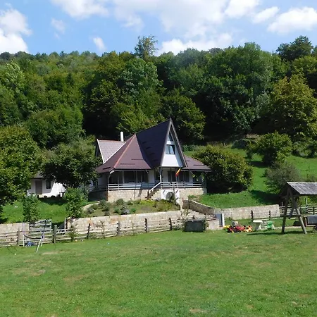 Ferma De Sub Penteleu Pensiune agroturistice Varlaam (Buzau)