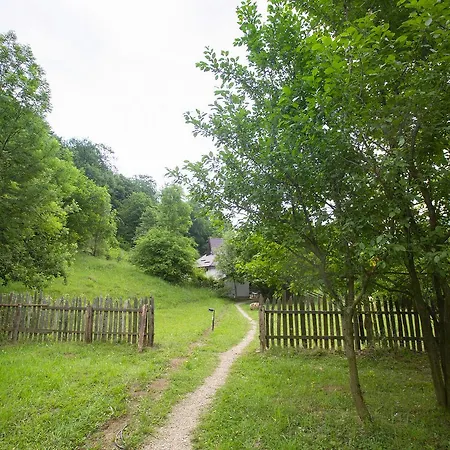 Ferma De Sub Penteleu Pensiune agroturistice Varlaam (Buzau)
